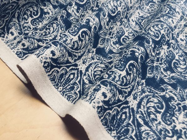 JACQUARD Baroque Floral Vintage Damask Print Fabric Material for Curtains Upholstery Dressmaking – 55''/140cm wide NAVY & CREAM Canvas
