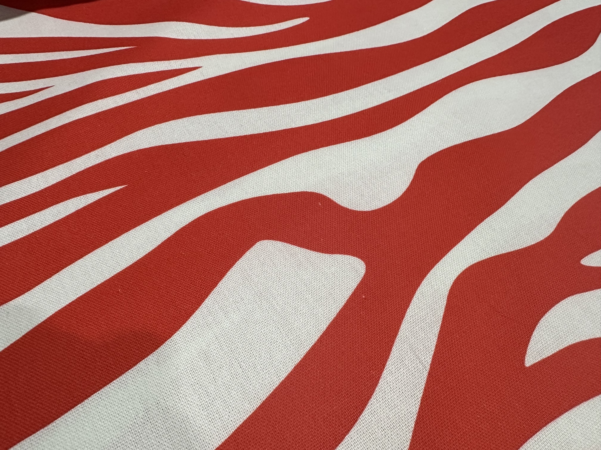 xl zebra red (3)